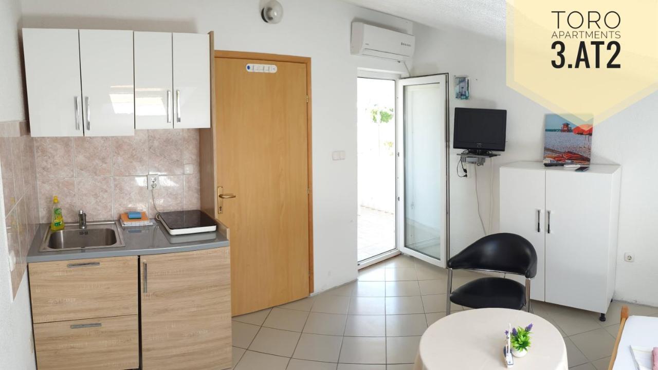 Apartments Toro Pag Town Exterior photo