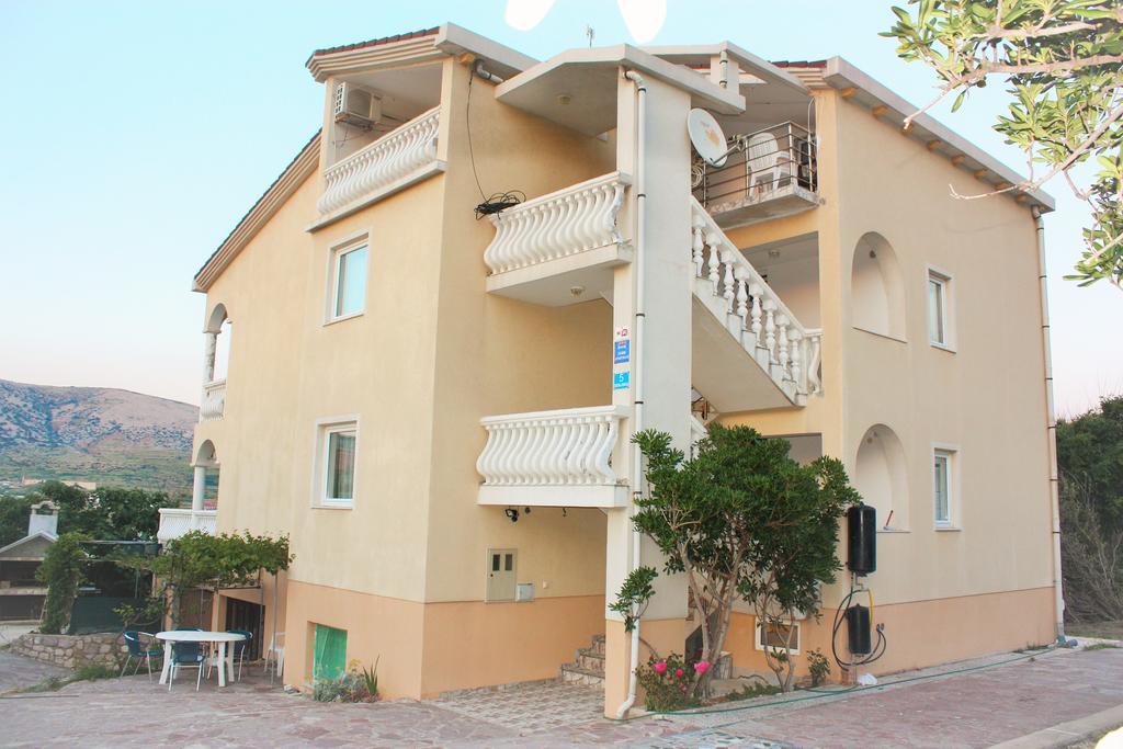 Apartments Toro Pag Town Exterior photo