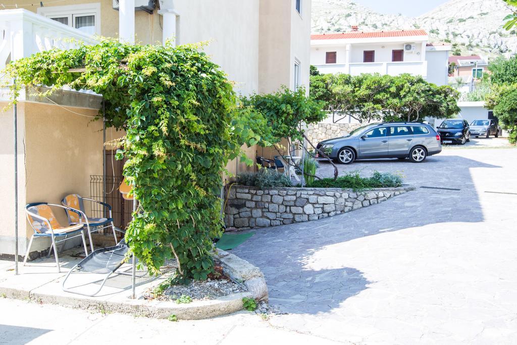 Apartments Toro Pag Town Exterior photo