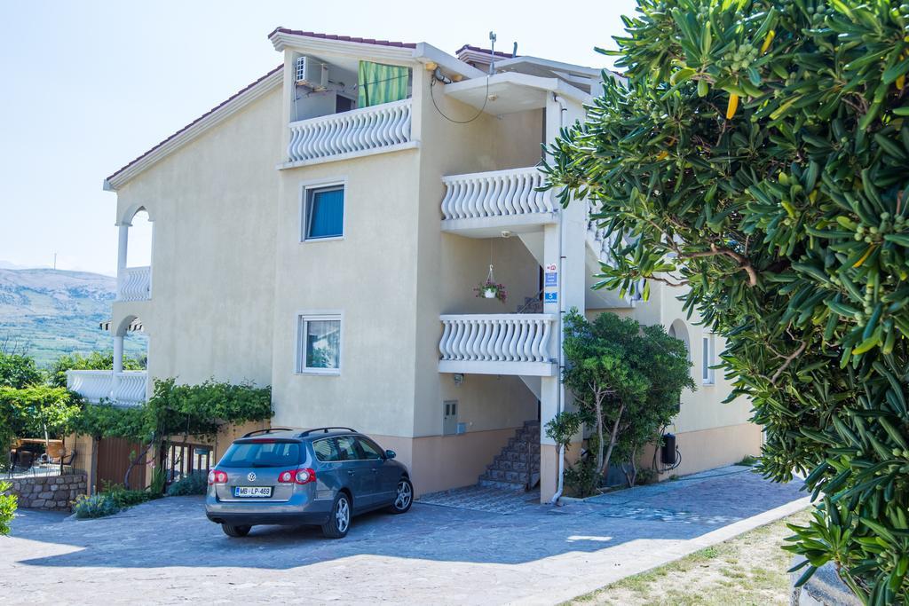 Apartments Toro Pag Town Exterior photo